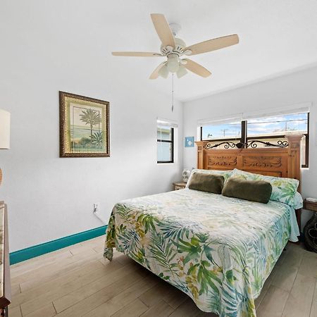 Uptown Cottage - Walk To The Beach And Restaurants โคโคบีช ภายนอก รูปภาพ