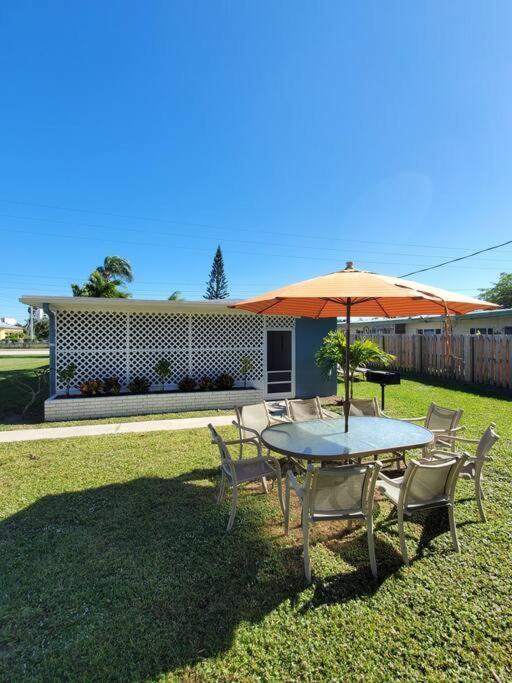 Uptown Cottage - Walk To The Beach And Restaurants โคโคบีช ภายนอก รูปภาพ