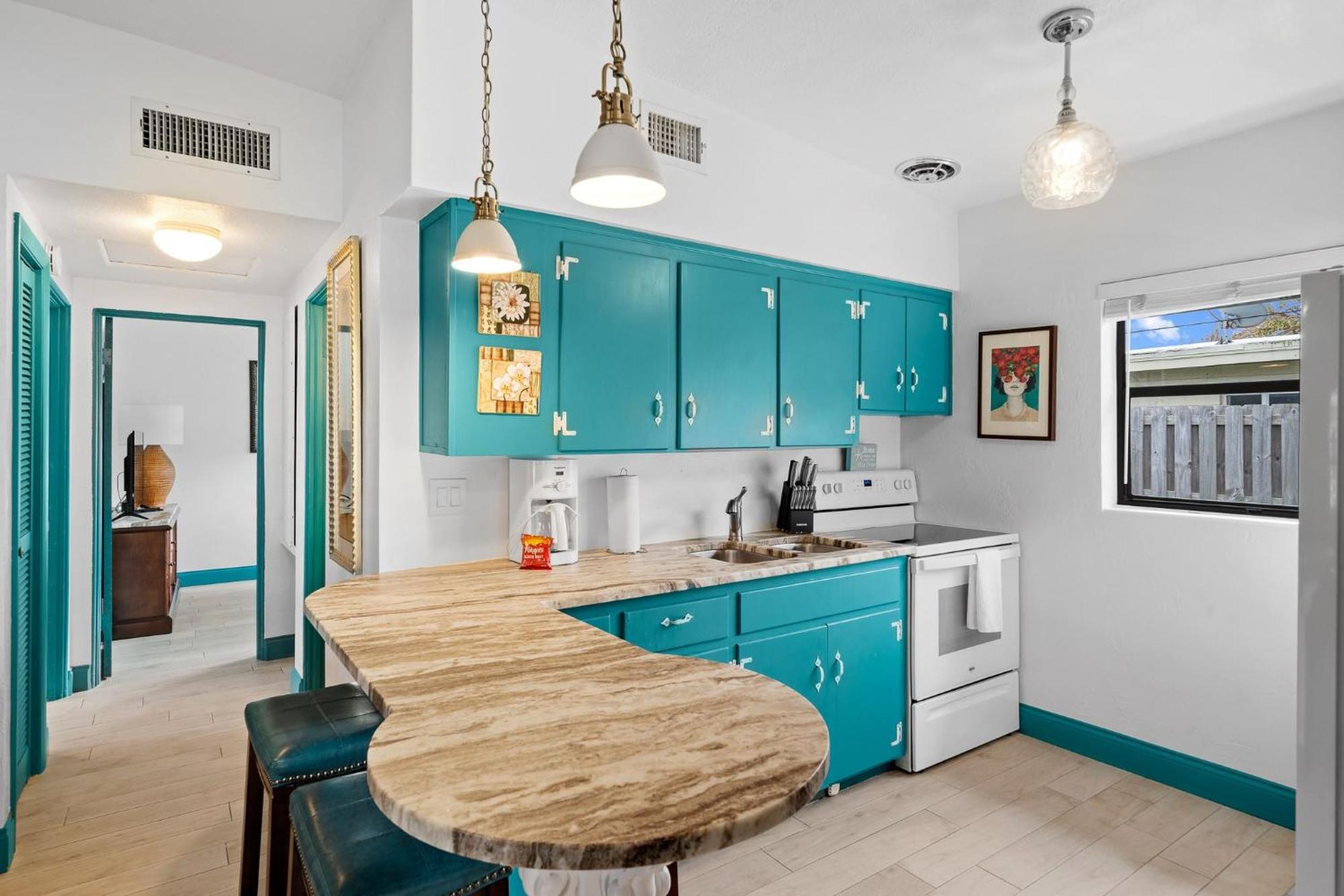 Uptown Cottage - Walk To The Beach And Restaurants โคโคบีช ภายนอก รูปภาพ
